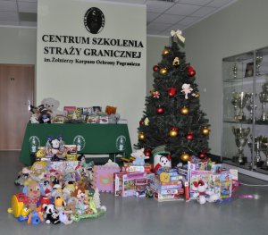 Noworoczna Zbiórka Zabawek i Książek w Centrum Szkolenia Straży Granicznej w Kętrzynie 