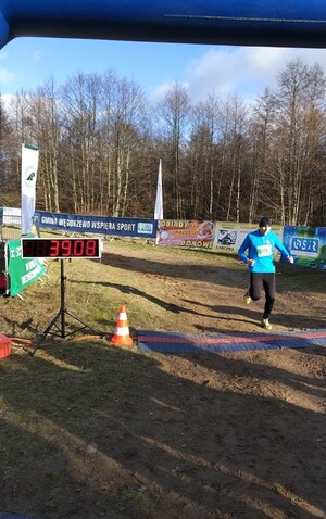 Sukcesy funkcjonariuszy CSSG w biegach przełajowych 