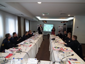 Zajęcia teoretyczne na sali wykładowej Zajęcia teoretyczne na sali wykładowej