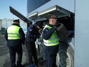 Zajęcia praktyczne -przeszukanie autokaru Zajęcia praktyczne -przeszukanie autokaru