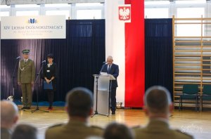 Uroczystość ślubowania klas pierwszych w XIV Liceum Ogólnokształcącym w Białymstoku 