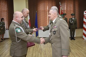 Uroczyste pożegnanie z mundurem 