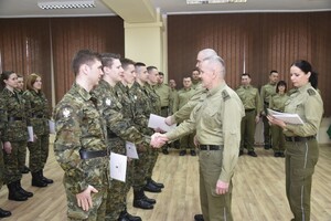 Przyszli podoficerowie otrzymali świadectwa 