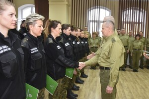 Przyszli chorążowie otrzymali świadectwa 