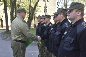 102 przyszłych chorążych otrzymało świadectwa 