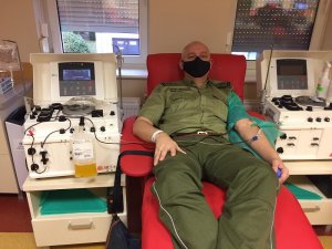 Dzielą się cennym darem z chorymi na covid-19 