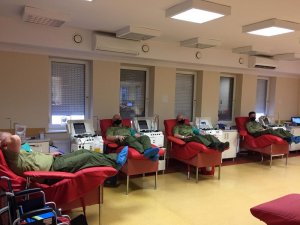 Dzielą się cennym darem z chorymi na covid-19 