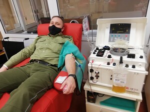 Kolejni ozdrowieńcy oddają osocze 