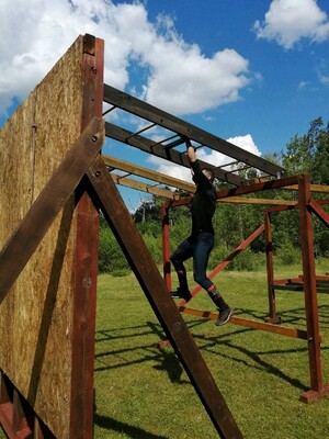 Funkcjonariusze Centrum Szkolenia Straży Granicznej najlepsi w biegach przeszkodowych 