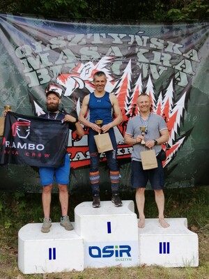 Funkcjonariusze Centrum Szkolenia Straży Granicznej najlepsi w biegach przeszkodowych 