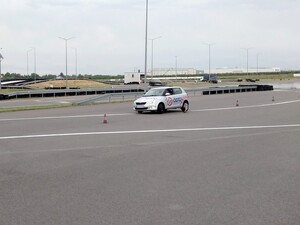 Kolejny instruktor techniki jazdy w Centrum Szkolenia SG w Kętrzynie 