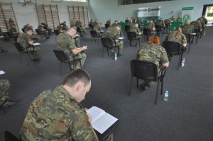 Przyszli chorążowie otrzymali świadectwa 