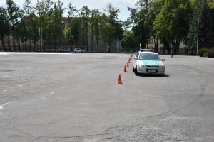 Prowadzenie pościgów pojazdami uprzywilejowanymi 