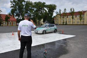 Prowadzenie pościgów pojazdami uprzywilejowanymi 