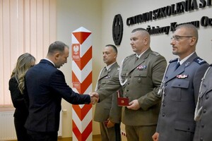 Wręczenie Złotych Medali Zasługi Policyjnego Klubu Sportowego Mazury 