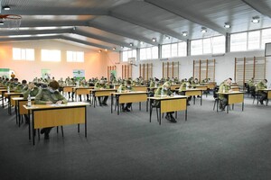 Uroczysta zbiórka z okazji wręczenia dyplomów absolwentom przeszkolenia specjalistycznego wymaganego do mianowania na pierwszy stopień oficerski SG 