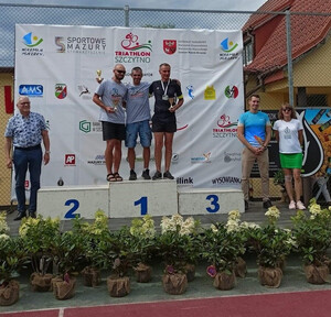 Funkcjonariusz Centrum Szkolenia SG w Kętrzynie najszybszym mundurowym Triathlon Szczytno 2022 