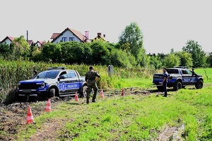 szkolenia z taktyki i techniki jazdy pojazdami terenowymi 