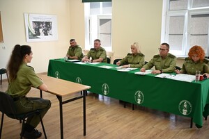 Kursantka podczas egzaminu 