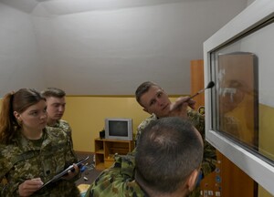 Uczestnicy szkolenia wraz z wykładowcą CSSG 