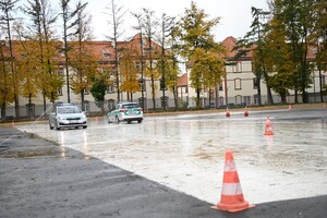 Pojazdy na płycie poślizgowej 