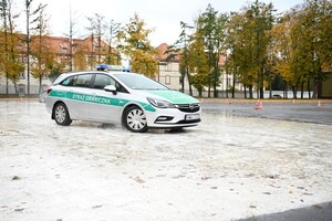 Pojazd na płycie poślizgowej 