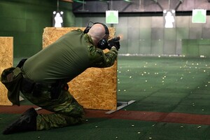 Słuchacz podczas zajęć 