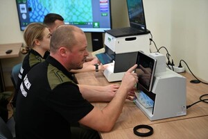 Funkcjonariusze w trakcie szkolenia 