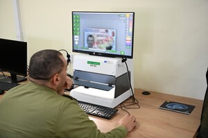 Funkcjonariusz w trakcie szkolenia