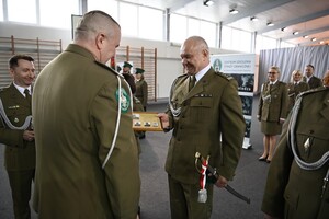 uroczyste pożegnanie funkcjonariuszy odchodzących na emeryturę 