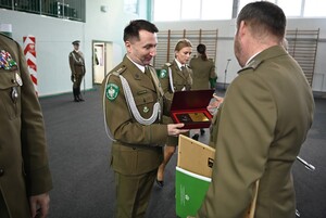 uroczyste pożegnanie funkcjonariuszy odchodzących na emeryturę 