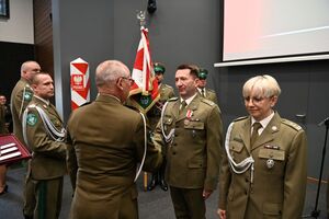 Wręczenie brązowych medali za Zasługi dla Obronności Kraju 
