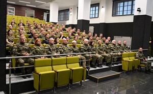 Uczestnicy szkolenia wraz z kadrą kierowniczą CSSG 