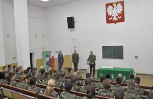 Wręczenie świadectw absolwentom Szkoły Podoficerskiej 