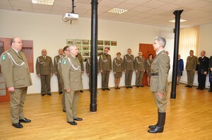 Składanie meldunku Komendantowi Głównemu SG mjr. SG Markowi Łapińskiemu przez dowódcę uroczystości 