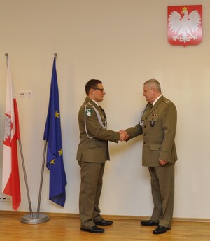 Komendant Główny SG gratuluje nowemu Komendantowi CSSG płk. SG Michałowi Stachyra 