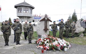 Apel Pamięci dedykowany ofiarom katastrofy lotniczej pod Smoleńskiem oraz uroczystości związane z upamiętnieniem 76. rocznicy Zbrodni Katyńskiej 