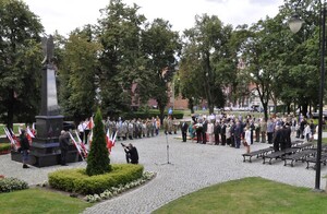 Uroczyste obchody na Placu Armii Krajowej 