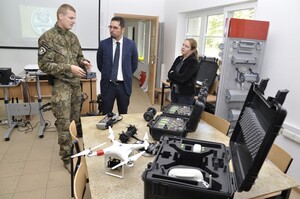 Funkcjonariusze policji włoskiej i polskiej z wizytą studyjną w Centrum Szkolenia Straży Granicznej